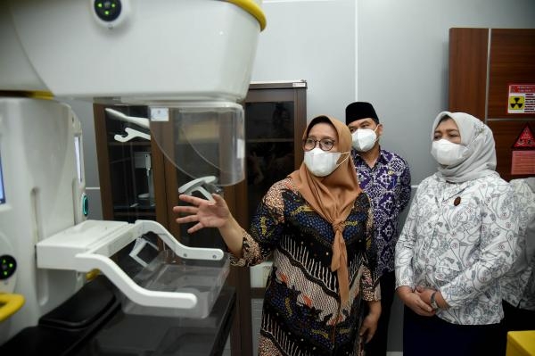 Ketua YKI Sumut Tinjau Pelaksanaan Mamografi di RS Haji Medan *Imbau Hidup Sehat dan Pemeriksaan Rutin